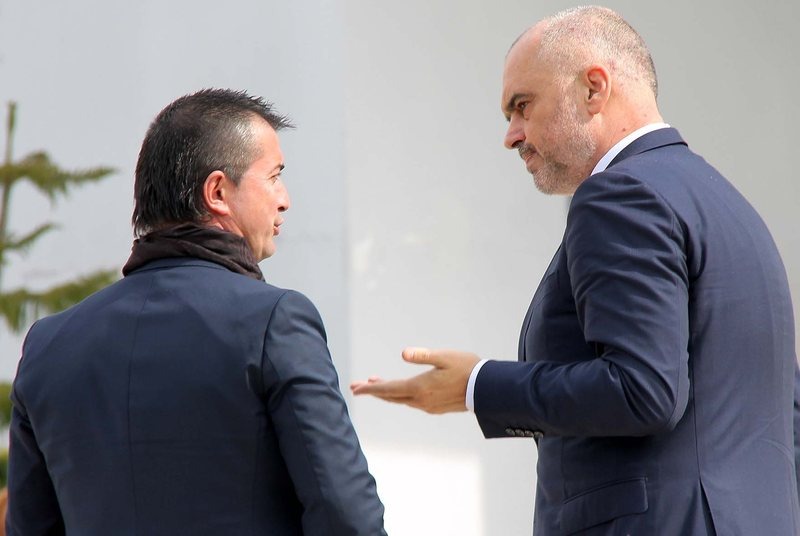 Godet fort Tërmet Peçi / Nuk ja miraton qeverinë Ramës