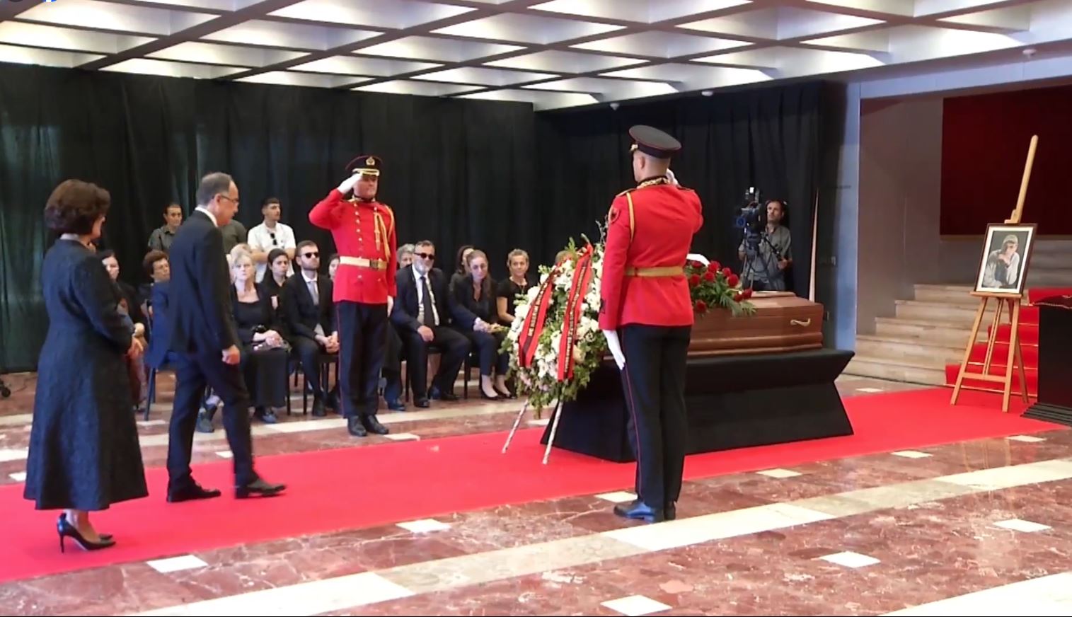 Lamtumirë mjeshtër Anagnosti/ Presidenti Begaj nderon regjisorin e shquar të kinematografisë shqiptare