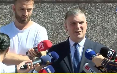 Konferenca e Kryetarëve, Blushi: Peleshi ushtar i Ramës, shkeli Kushtetutën! I kemi emrat për anëtarët e Komisioneve, s’e braktisim Kuvendin