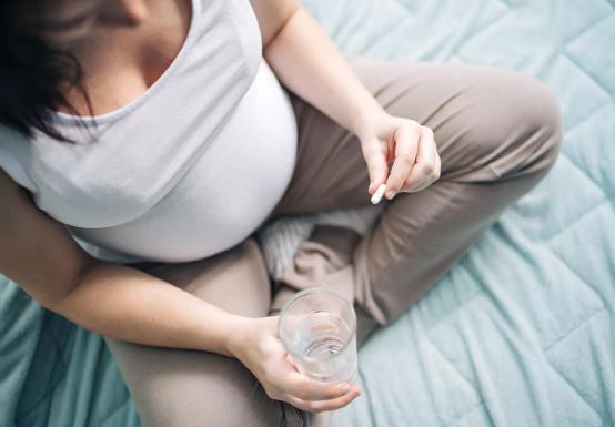 Tylenol ndikon në autizëm? Ja të dhënat që pritet të nxjerrë raporti për ilaçin qetësues të dhimbjes