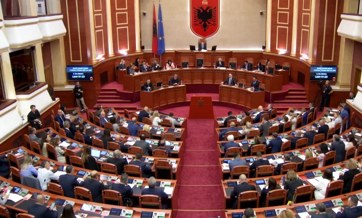 Kërkesa e PD-së për mocionin për Niko Peleshin, Gazment Bardhi në Konferencën e Kryetarëve: Thërrisni Këshillin e Legjislacionit për shkarkimin e kryetarit të Kuvendit