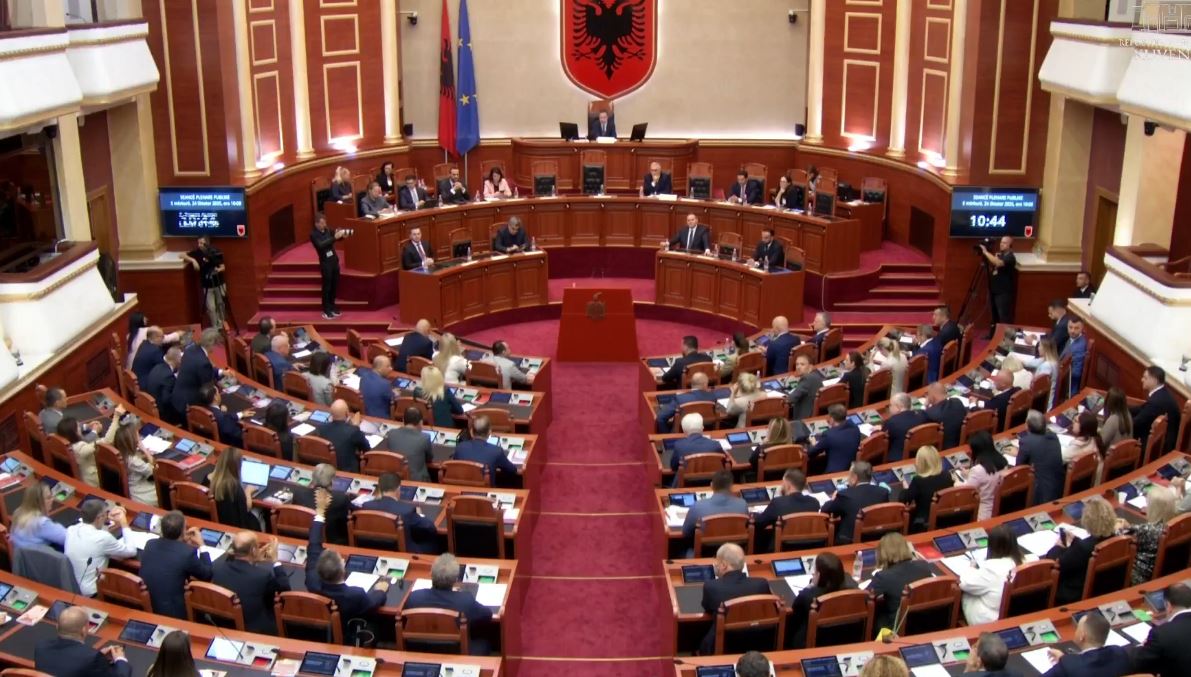 Tensione në Kuvend, Peleshi ndërpret seancën për herë të dytë