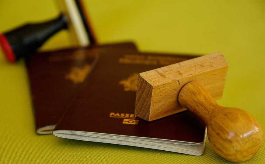 Vetëm tre njerëz në botë mund të udhëtojnë pa pasaportë: kush?