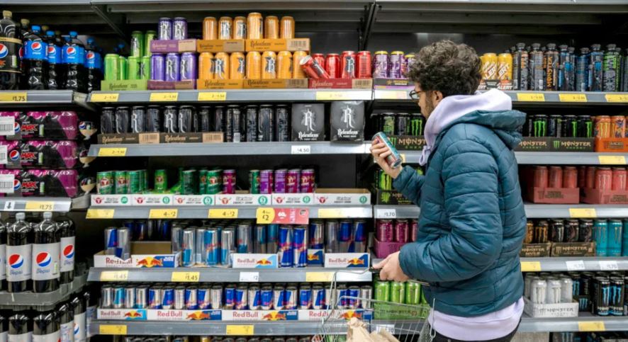 Ky shtet do të ndalojë me ligj konsumin e pijeve energjike për fëmijët nën 16 vjeç