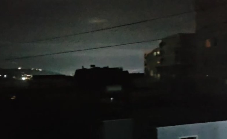 Vora dhe Bërxulli pa energji elektrike prej disa orësh, banorët të indinjuar: Ndodh sa herë bie shi 17 vota
