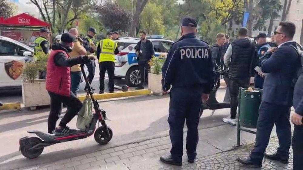 Tre ditë kaos në Tiranë! Policia ‘harron’ aksionin, monopatinat qarkullojnë pa frikë! 5 1000 0 1760720949xkr monopatinat harrohen frame 508 463