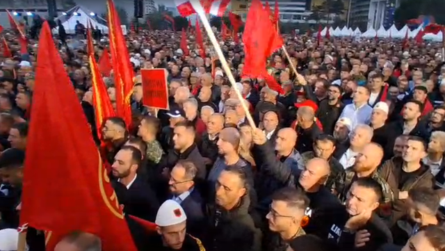"Zemra plot", Edi Rama reagon për tubimin e UÇK-së në Tiranë 7 640 0 dfgfhhh 1760715388
