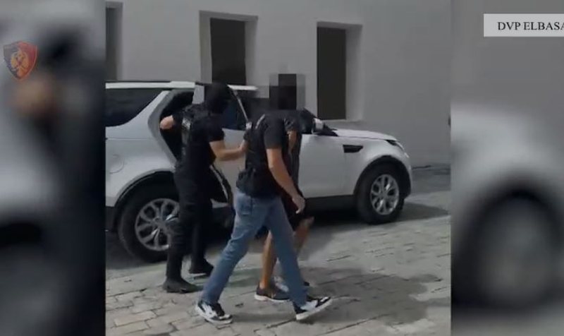 Operacion i befasishëm në Elbasan, arrestohen dy emra të njohur të botës së krimit! Rrethohet zona dhe… 16 800 0 725e13c2f38d414598590042cf726d36