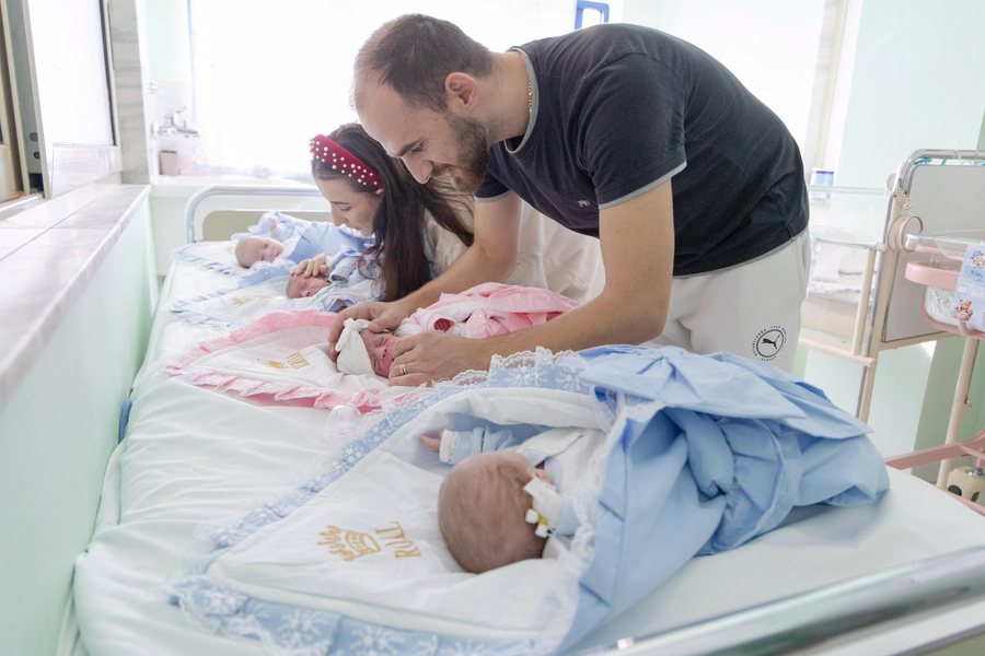 Katërnjakë në Tiranë nën krizë lindshmërie