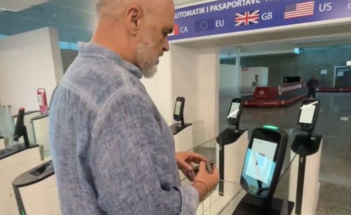 Rama: Aeroporti i Tiranës do të jetë i pari në Evropë me portë digjitale