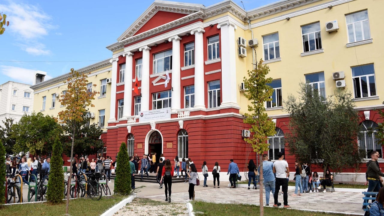 AFATI/ Mbështetje financiare për studentët ekselentë, hapen aplikimet 16 Fakulteti i Historise dhe i Filologjise sd