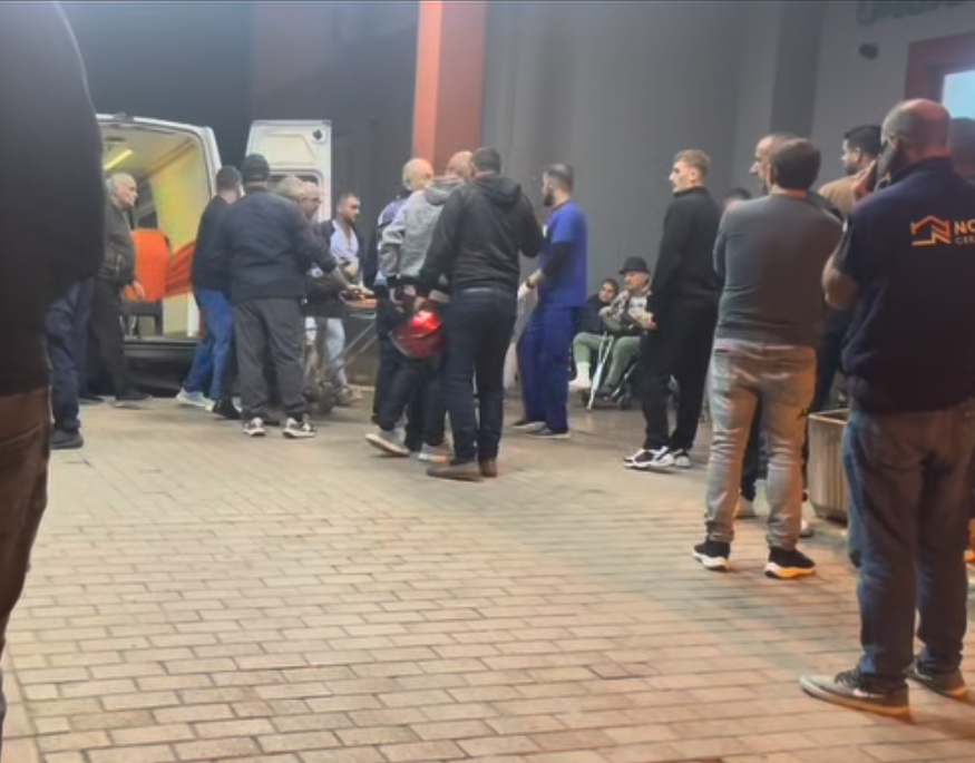 Ekskluzive/ Sherr masiv në Bathore, 4 persona përfundojnë te Trauma, pamje nga momenti i mbërritjes
