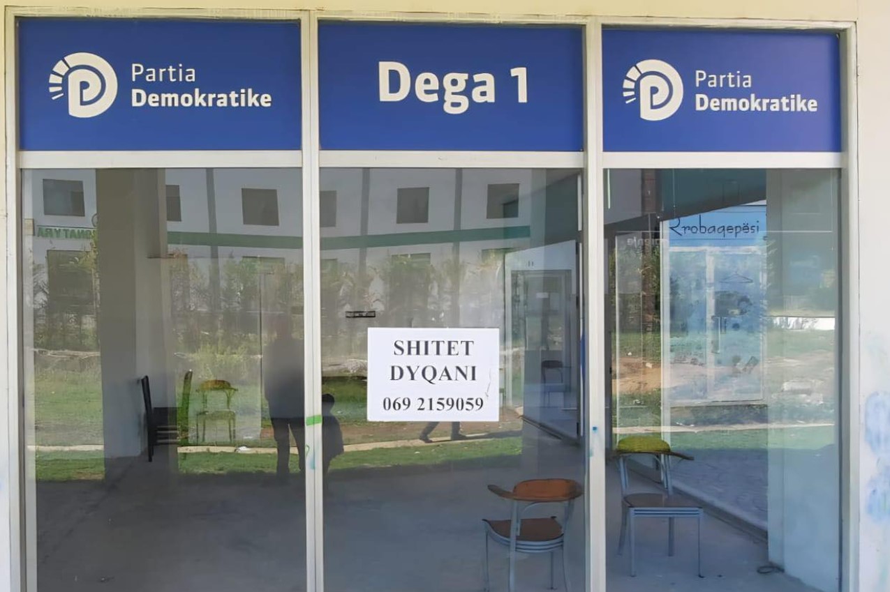 “Shitet dyqani”- Rama ironizon PD-në! Poston foton nga boshatisja e degës nr.1 të demokratëve në Tiranë