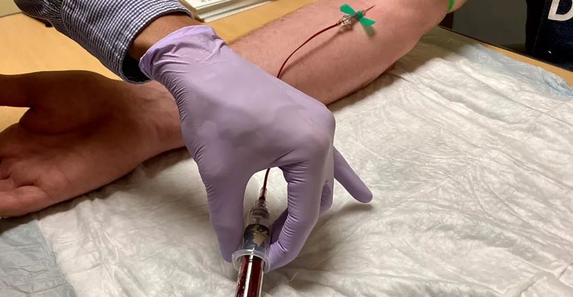 Personazhe të njohur të televizionit, artit dhe kinematografisë thirren për analiza gjaku në kuadër të një hetimi për drogë 13 analiza gjaku