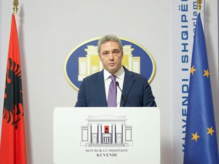 “Onkologjiku, pasqyra e dështimit të qeverisë”, Bardh Spahia: Mocion me debat në Kuvend për ilaçet e skaduara në QSUT