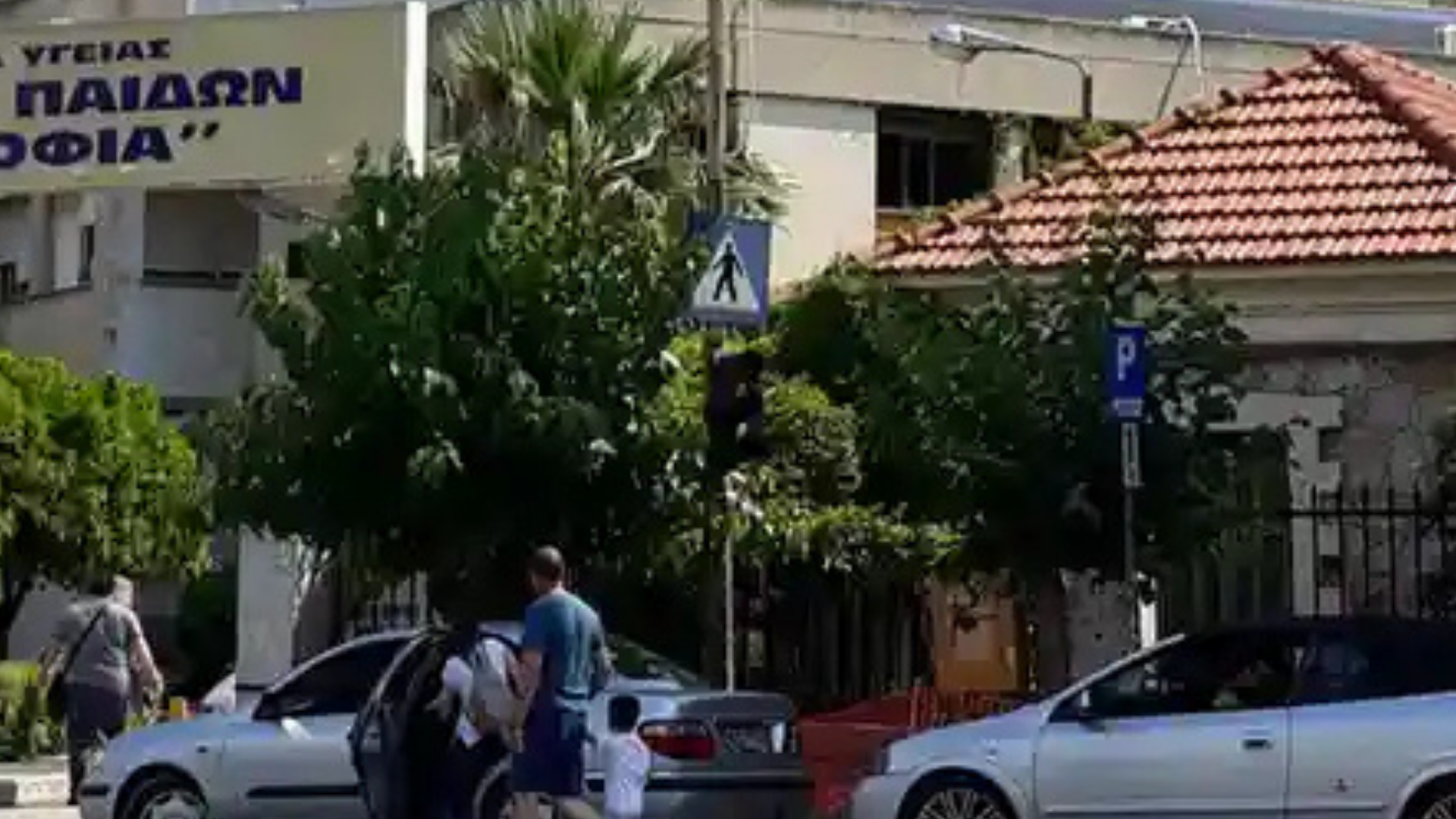 Horror brenda familjes/ Gruaja shtatzënë përfundon në spital, burri e godet me pirun në sy 8 foto 1 5
