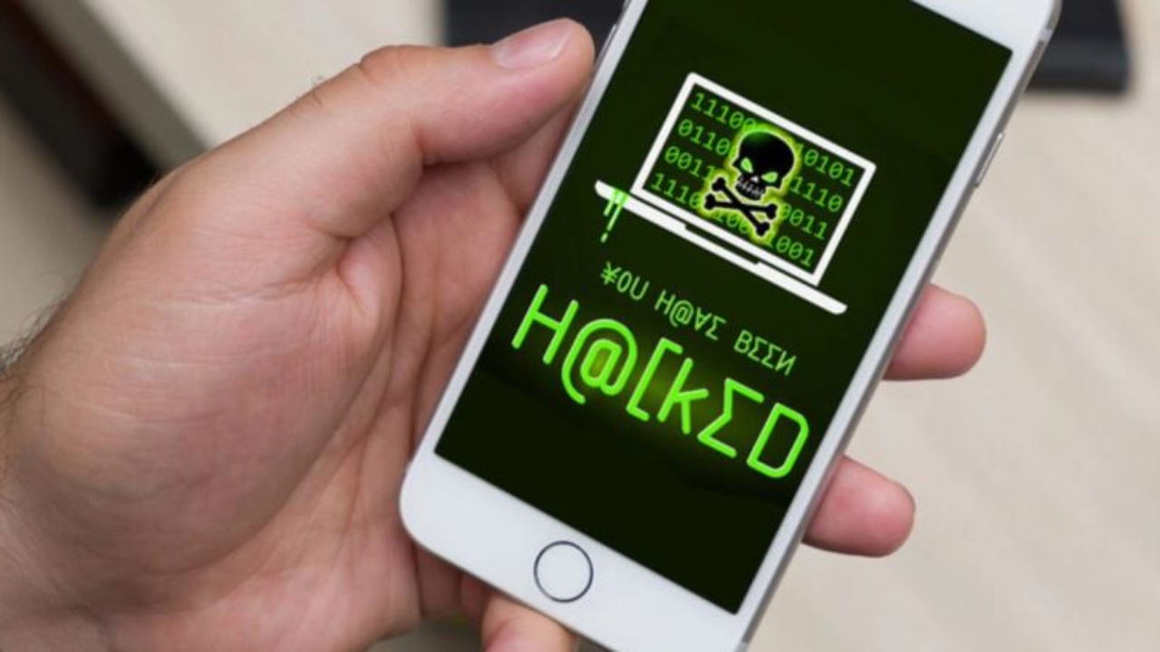 Si ta kuptoni se telefoni juaj është hakuar? 6 shenjat kur duhet të alarmoheni dhe si të veproni