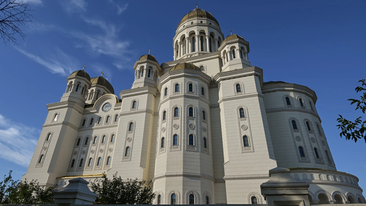 the-peoples-salvation-cathedral-getty-xrwma.webp.webp