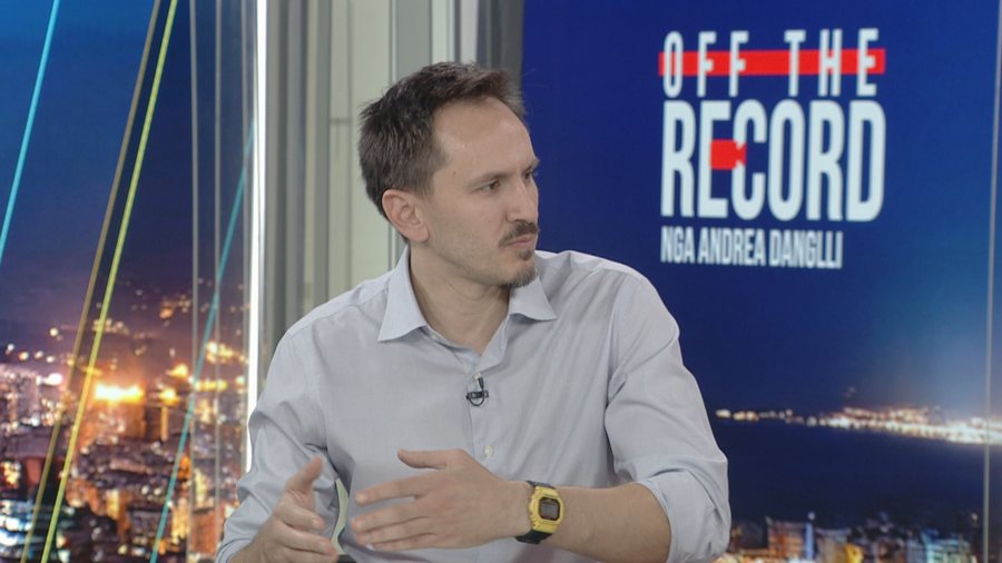 “Mbani erë squfur si djalli”, deputeti Redi Muçi zbulon pse Lëvizja Bashkë nuk iu bashkua protestës së PD