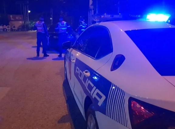 Vrau me thikë vizitorin nga Tirana pas sherrit për xhiron me kalë, arrestohet autori 63-vjeçar në Berat