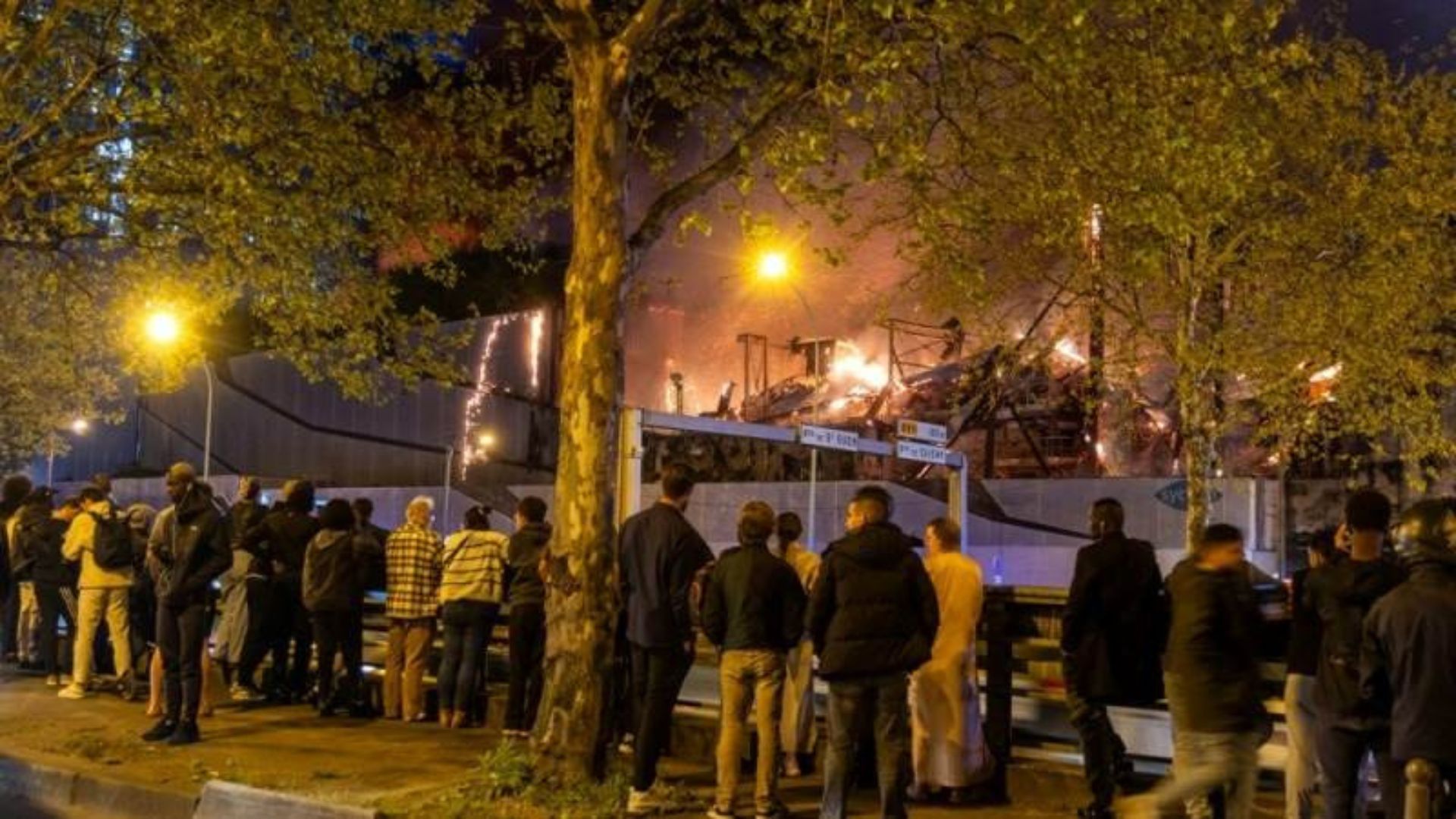 Përfshihet nga flakët një ndërtesë 3-katëshe në Francë, humbin jetën 5 persona