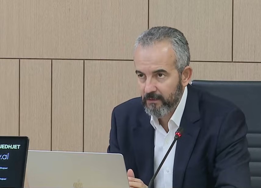“Procesi zgjedhor pa problematika serioze”- Celibashi: Pjesëmarrja e të rinjve mbetet e ulët, trend global