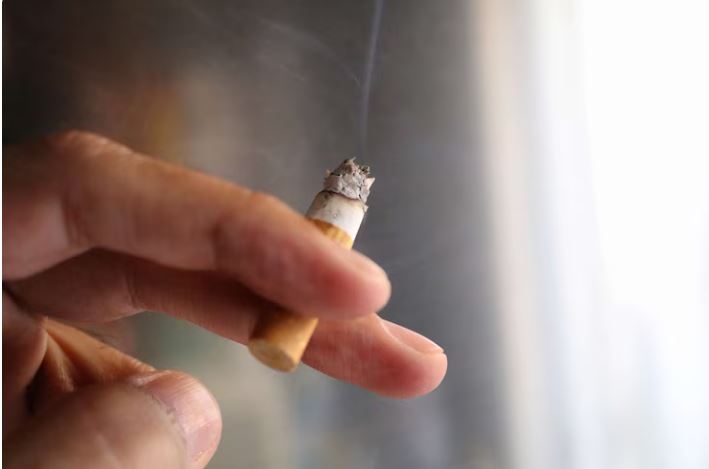 Studimi: Vetëm 2 cigare në ditë rrisin me 50% rrezikun e sëmundjeve të zemrës