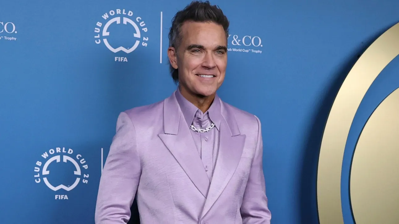 Robbie Williams është një baba krenar, vajza e tij bëri debutimin e saj në aktrim