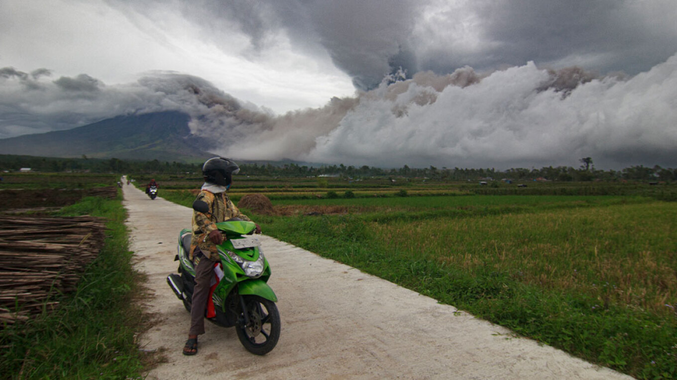 indonesia volcano