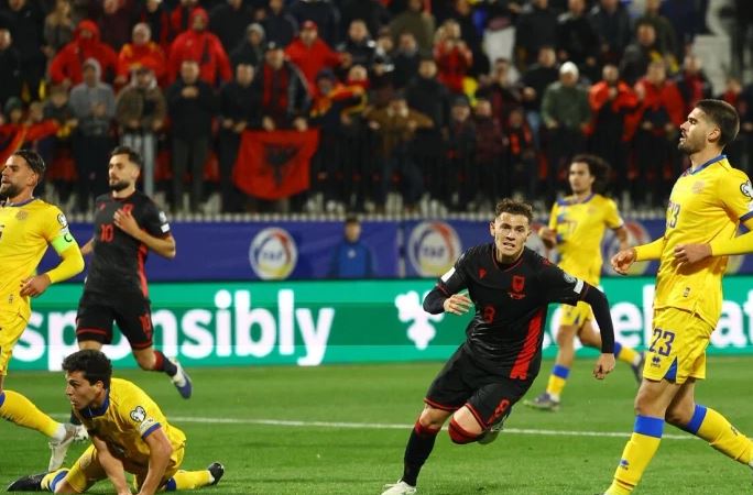 VIDEO/ Natë historike për Shqipërinë, kuqezinjtë zyrtarisht në Play Off të Botërorit, Serbia në shtëpi 5 serbia 1