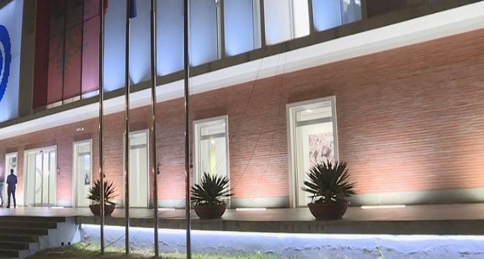 Përfundon mbledhja e Këshillit Kombëtar të PD, kërkohet largimi i eksponentëve të Soros