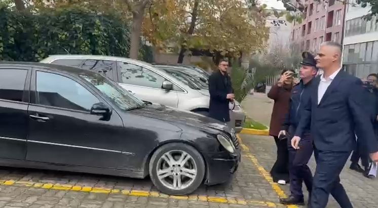 I akuzuar për tenderin e tunelit të Llogarasë së bashku me Ballukun/ Paraqitet në SPAK kreu i ARRSH, Gentian Gjyli 3 2323 1