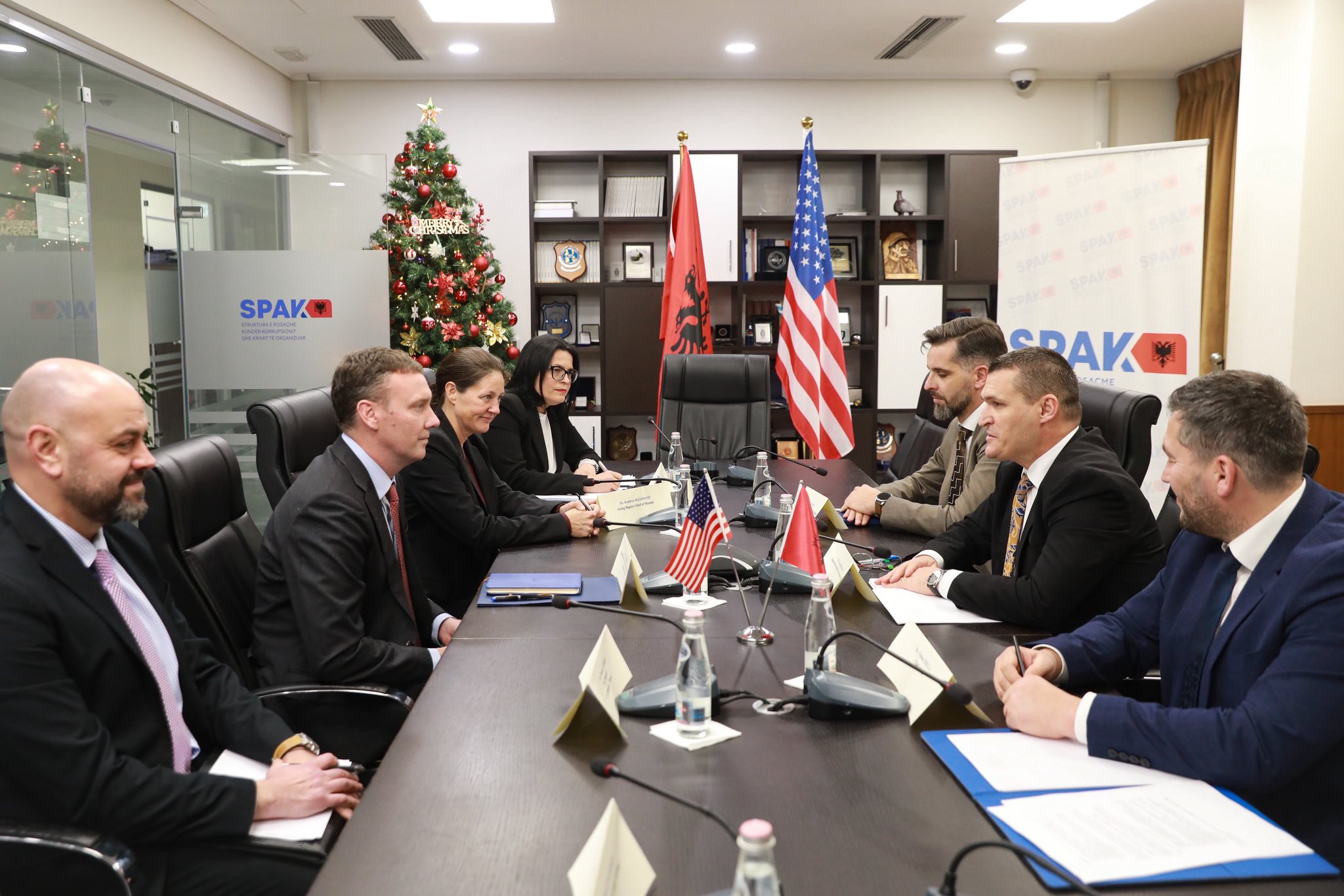 FOTO/ Nesër kreu i ri i SPAK, zyrtari amerikan takon Dumanin por zbulon “kandidatin e preferuar”