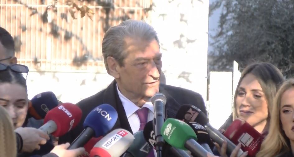“S’ka më patllake dërrase”, Berisha: Si e mbajti të fshehtë mbi 20 ditë Rama kontrollin e BKH në Kryeministri. Mori garanci për Ballukun! 7 BERISHA 13