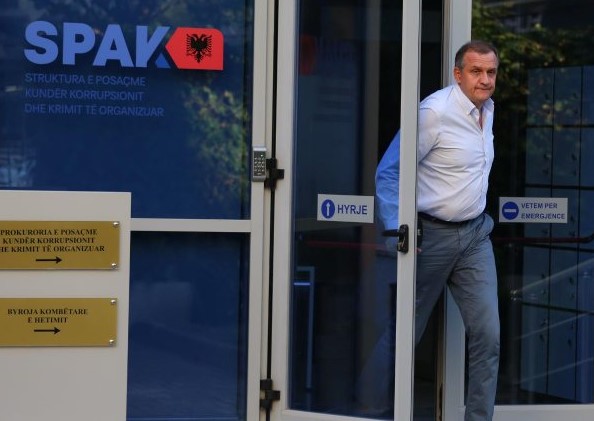 GJKKO pranon kërkesën, Ilir Beqaj do të qëndrojë jashtë kafazit në sallën e gjyqit
