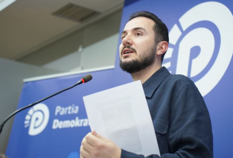 “Sillen si lepurusha para regjimit, si tigra para demokratëve”, Salianji: Presionin nuk e njoh! Një mesazh për “kolltukofagët” e PD 2 Screenshot 33