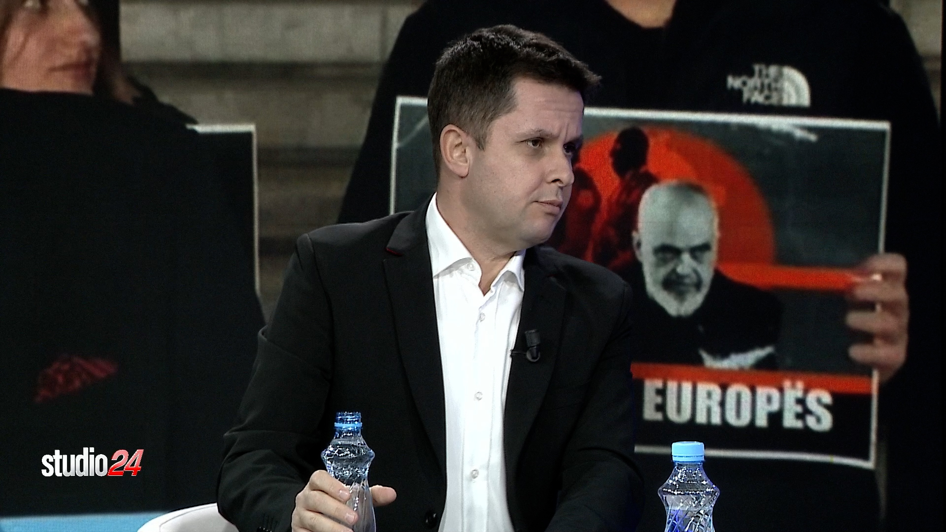“Në 2026 do të kemi “lëvizje tektonike” të mëdha”, Ilir Alimehmeti: Analiza amerikane për korrupsionin në rajon ka shqetësuar ata që kanë duart e përlyera 8 Sequence 02.00 08 46 13.Still011