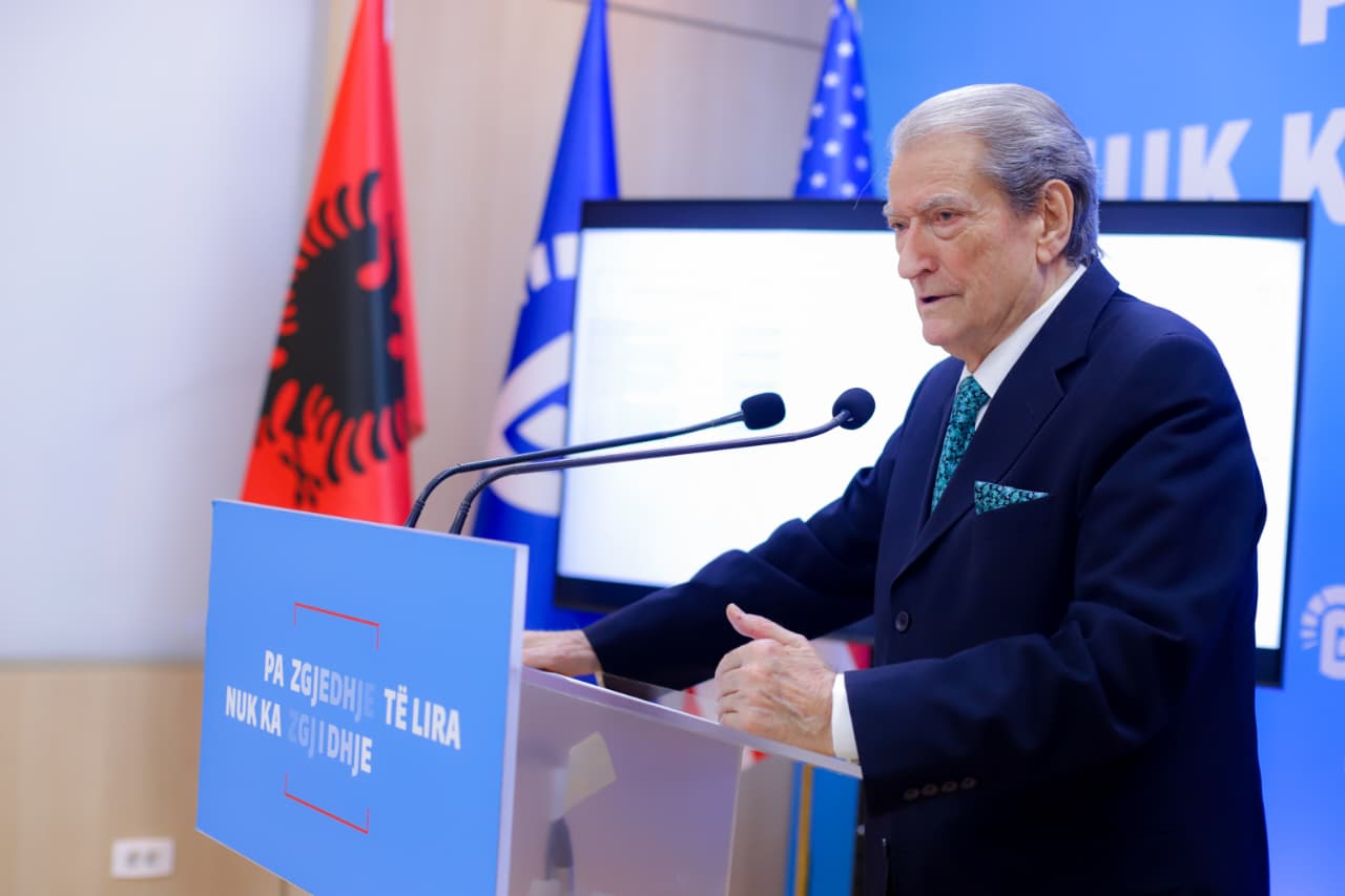 “‘Lubi’ Balluku ka shpenzuar miliona euro”/ Berisha denoncon për Unazën e Madhe: U vodhën lirshëm 250 milionë euro. Rama kryeministër hajdut 2 WhatsApp Image 2025 12 02 at 12.58.01