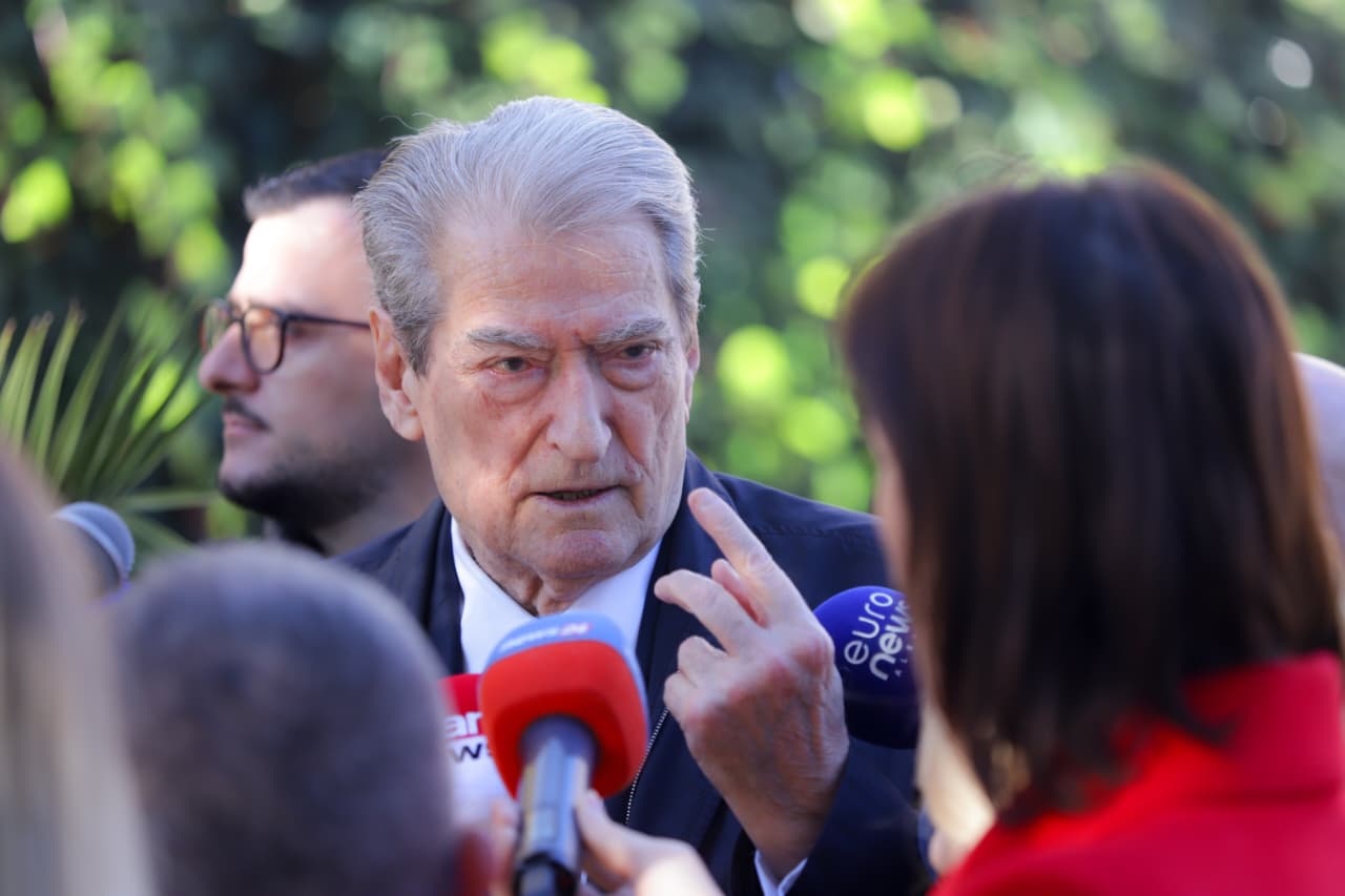 Afera “Balluku”/ “Janë arrestuar kryeministra”, Berisha: Në 2011 Meta nuk priti kërkesën e prokurorisë, hoqi dorë nga imuniteti. Ishin standarde të tjera të shtetit ligjor 3 WhatsApp Image 2025 12 15 at 10.34.46