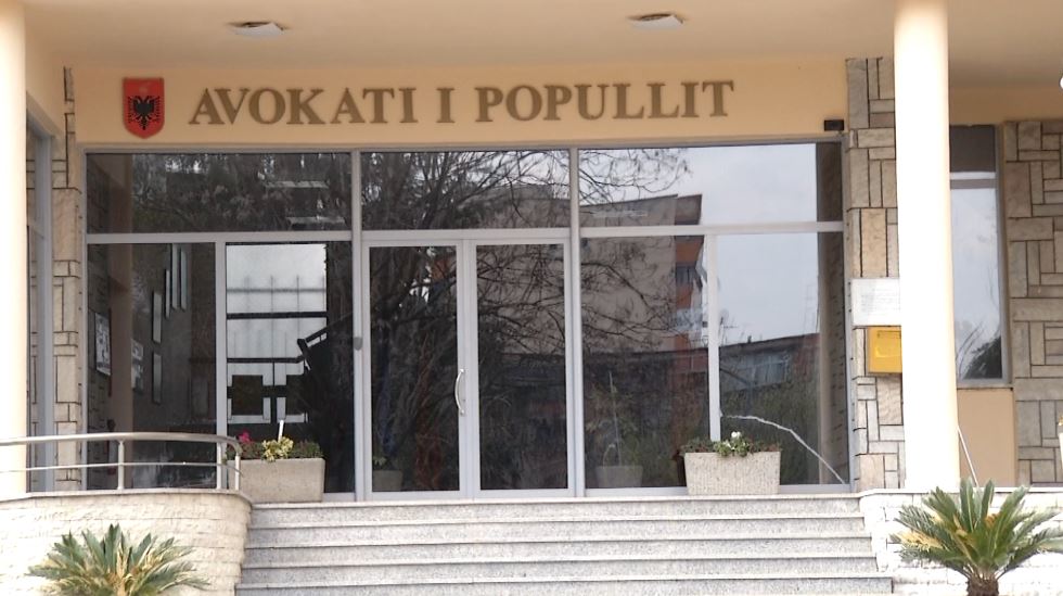 EMRAT/ PS do të mbështesë propozimin e Opozitës, 6 kandidatët për Avokat Populli dorëzojnë firmat në Kuvend