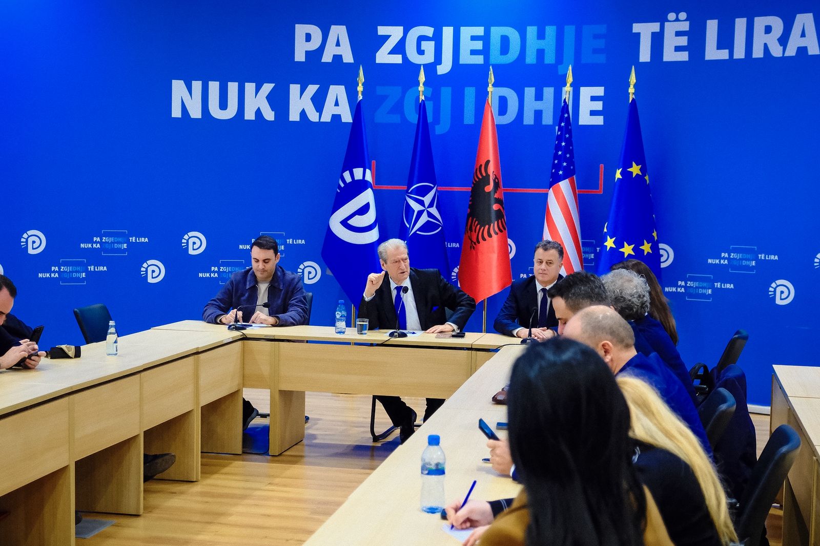Berisha: Buxheti 2026 është një piramidë mashtrimi, u rrit nga rritja e çmimeve. Kartelet e drogës, efekt shkatërrimtar
