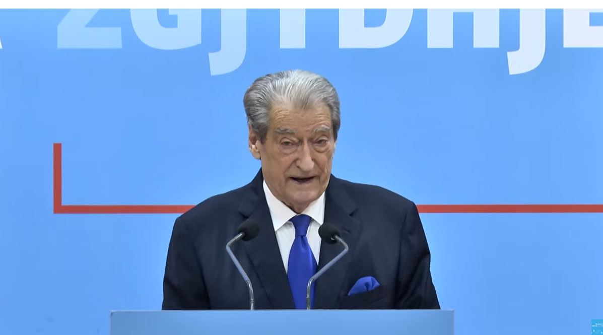 Takimet e Salianjit me më të votuarit/ Berisha: Çdo aktivitet jashtë forumeve është strikt privat. Asnjë lidhje me PD 7 berisha skandal