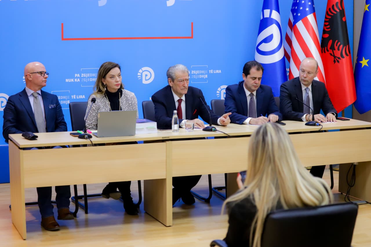 “Librin me farsën elektorale mund ta çojmë në SPAK”, Berisha tregon aksionin politik: Largojmë qeverinë deri në zgjedhje të lira, ose opozita… 3 berishaa 1
