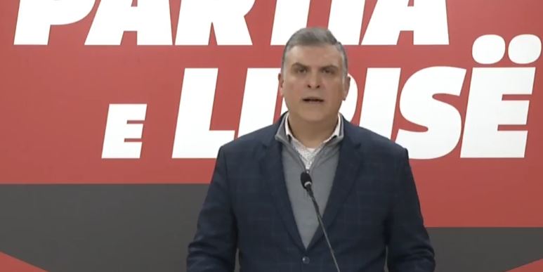 “Paratë nuk shkojnë në xhepat e pensionistëve”/ Tedi Blushi: Rama kryeministër hajdut, borxhi në nivele rekord 15 blushi2