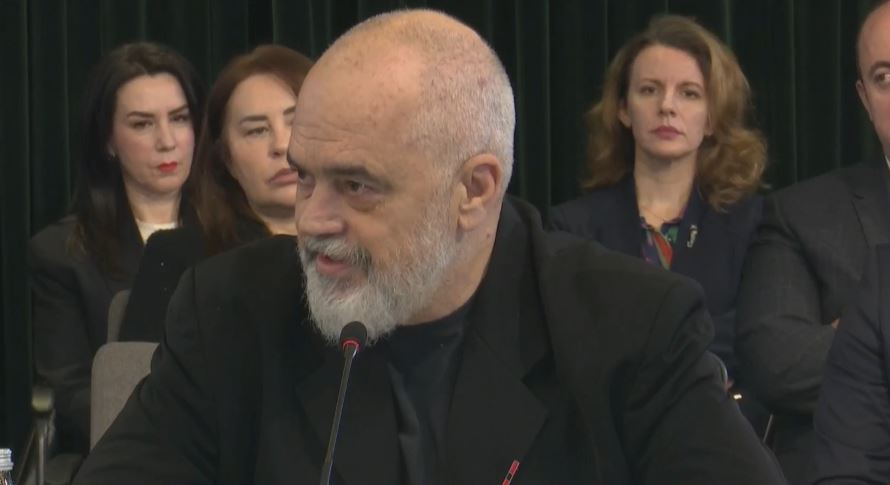Edi Rama: Do të dekriminalizojmë shpifjen për gazetarët. Asnjë padi nuk është ngritur, por… 10 edi rama 2 4