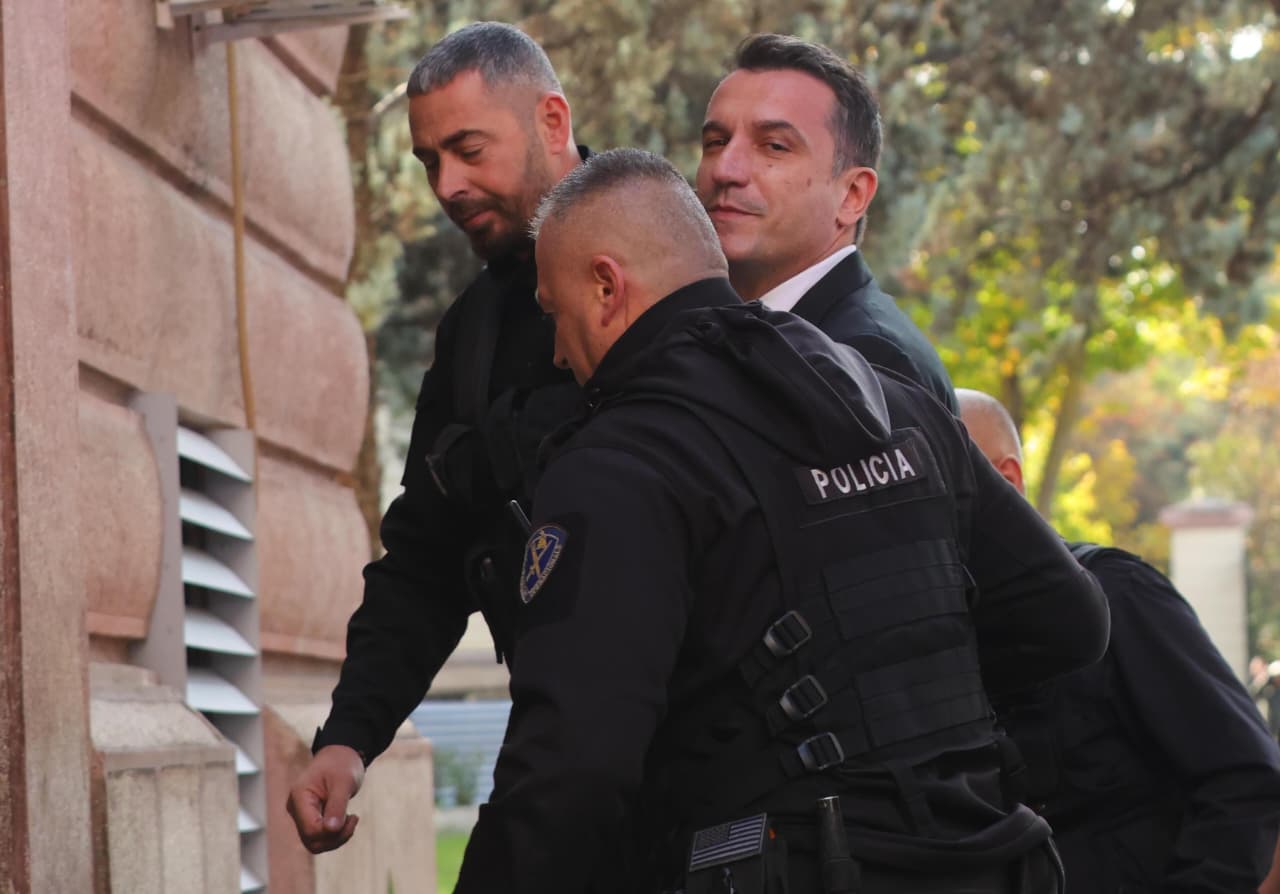 “Hiqni masën e vendosjes në kafaz”, zbardhen kërkesat e Erion Veliaj në GJKKO