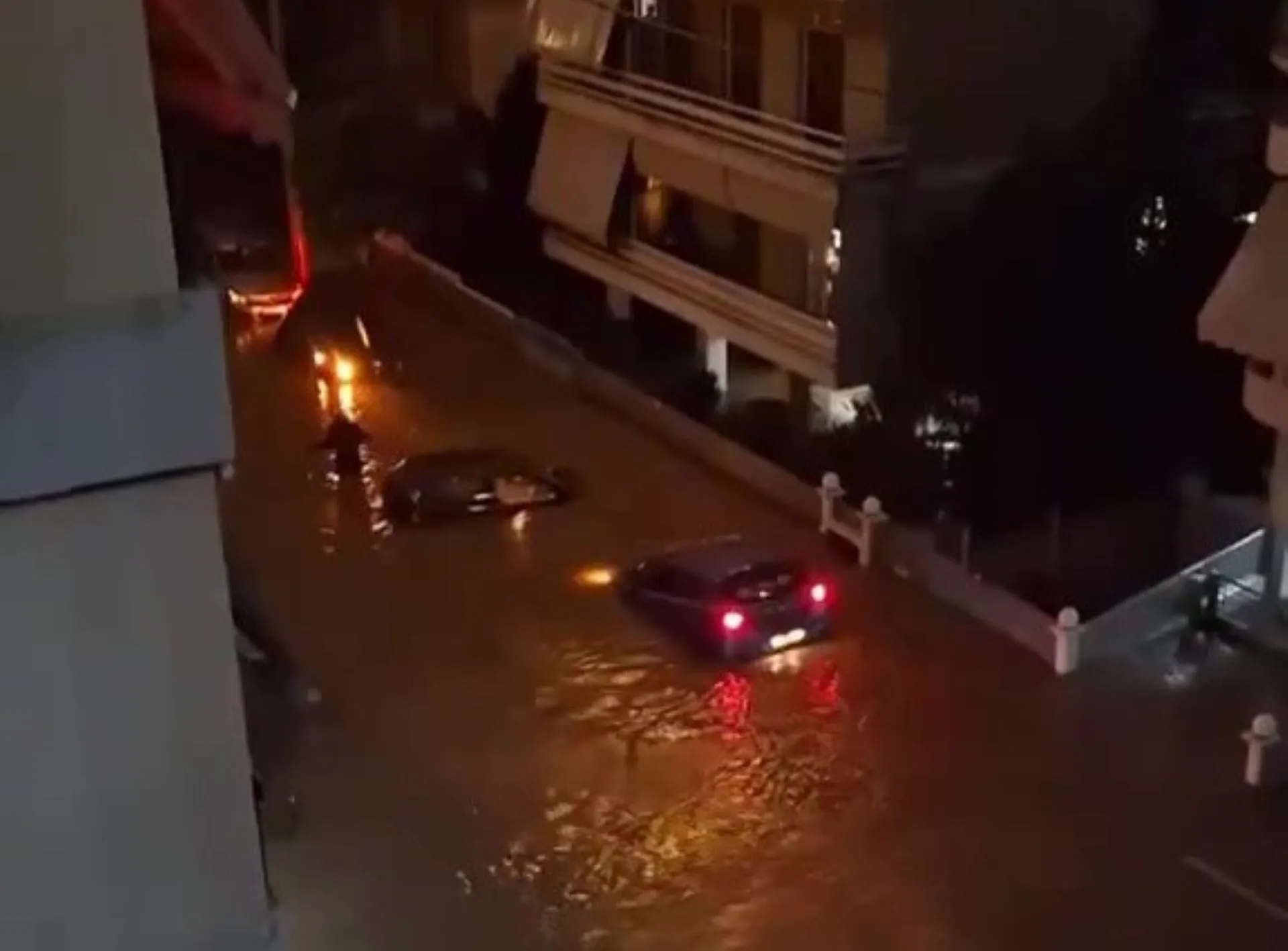 VIDEO/ Përmbytje masive, stuhia “Byron” godet juglindjen e Greqisë