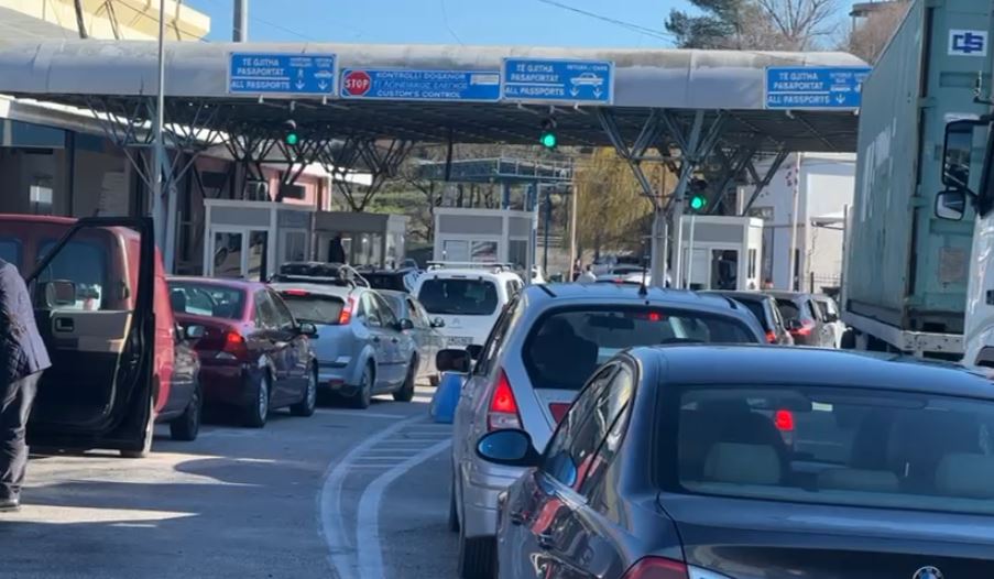 Protesta e fermerëve grekë, bllokohet për disa orë aksi Kakavijë–Janinë. Lejohen të kalojnë vetë automjetet me emergjenca shëndetësore 3 fluks ne kakavije