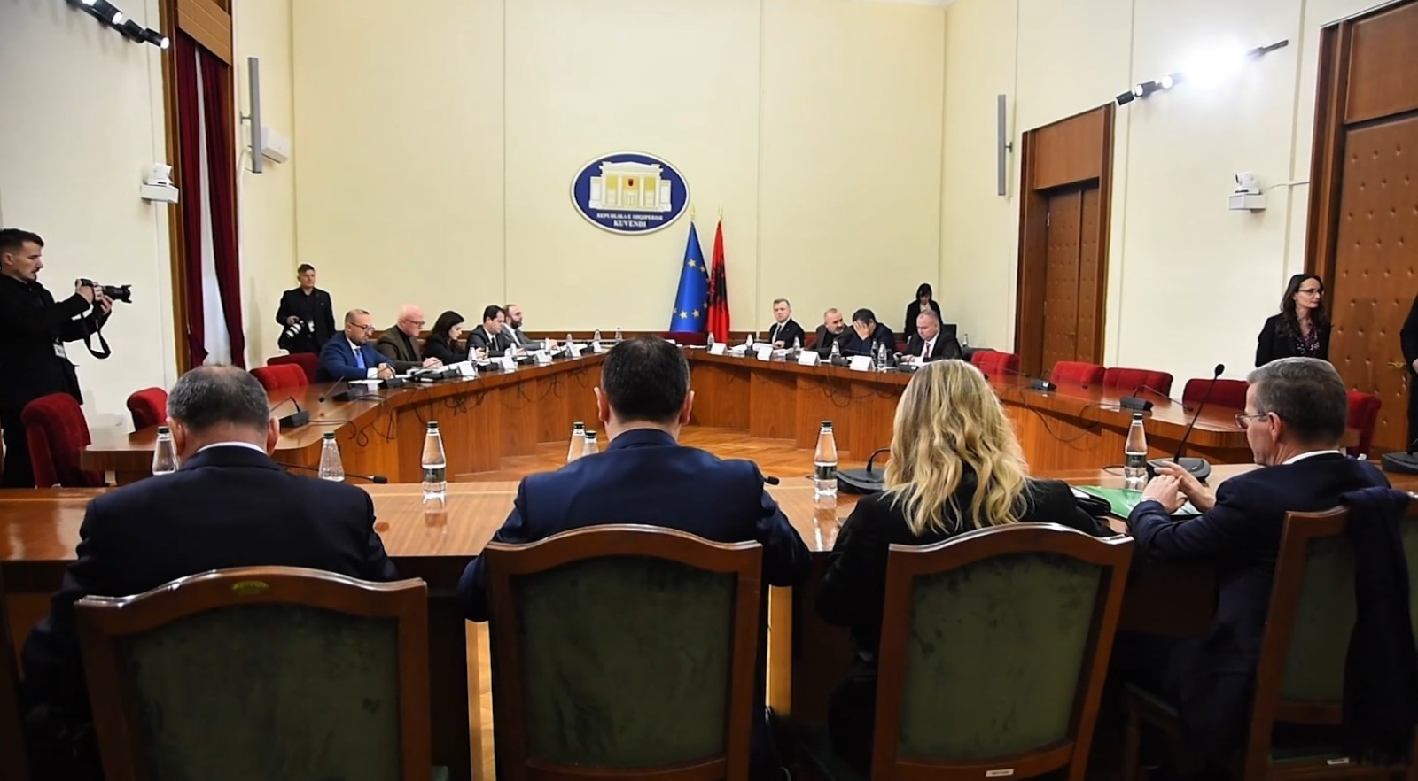Këshilli i Mandateve/ SPAK kërkon arrestimin e Ballukut. PS 3 javë kohë, PD 5 ditë, vijonë debatet për USB-në dhe shtyrjen e mbledhjes