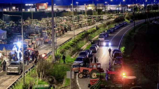 Do të lejohen vetëm emergjencat/ Bllokohet sërish aksi rrugor Kakavijë-Janinë 13 greqi